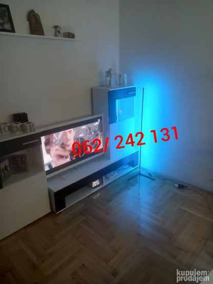 RGB ugaona podna lampa sa preko 300 efekata i boja