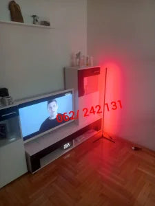 RGB ugaona podna lampa sa preko 300 efekata i boja