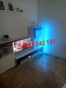 RGB ugaona podna lampa sa preko 300 efekata i boja